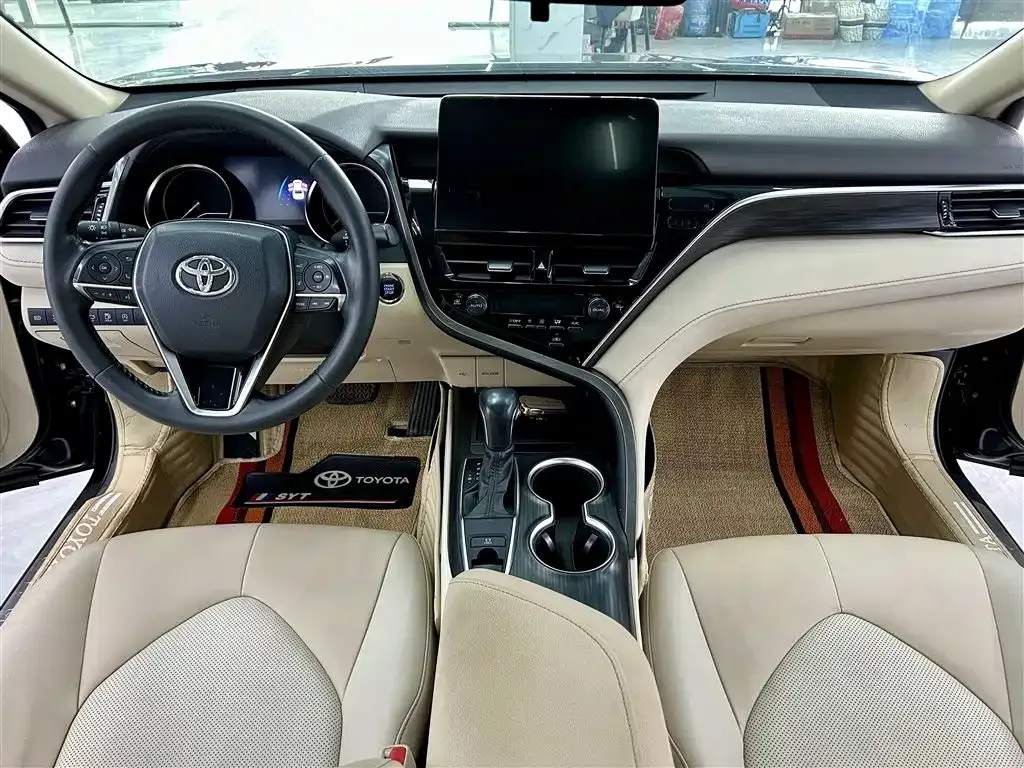 Toyota Camry — фото 4