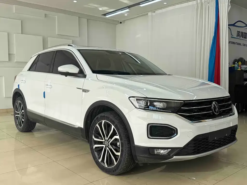 Volkswagen T-Roc — фото 2