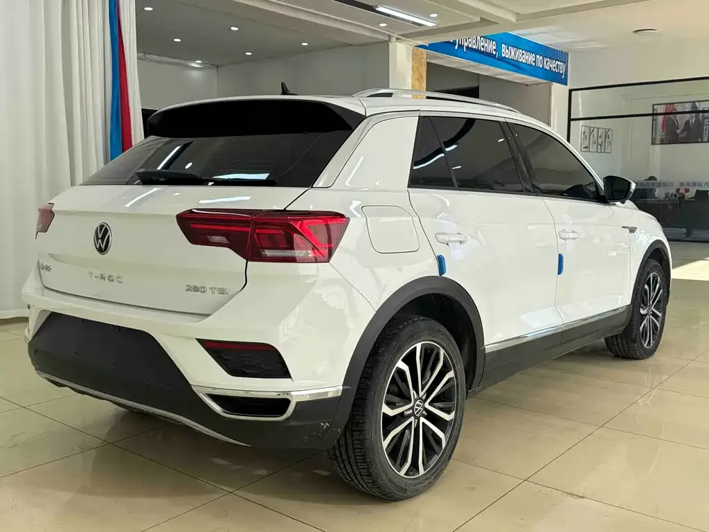 Volkswagen T-Roc — фото 5