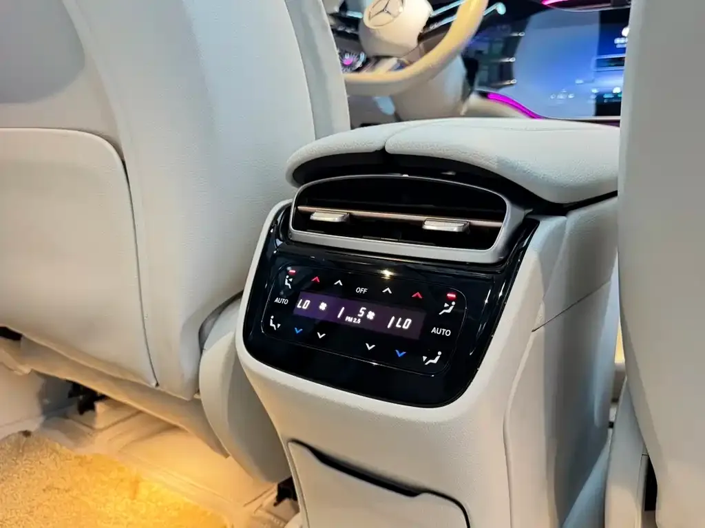 Mercedes-Benz EQE SUV — фото 2