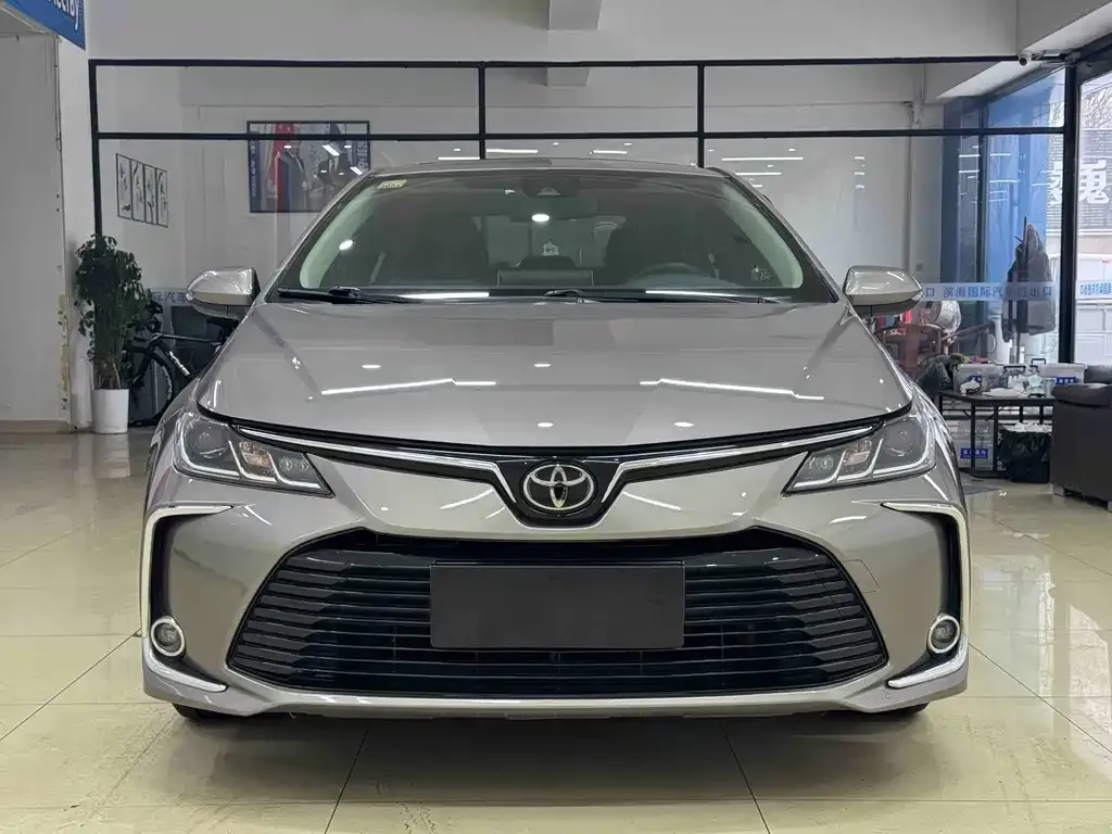 Toyota Corolla — фото 2