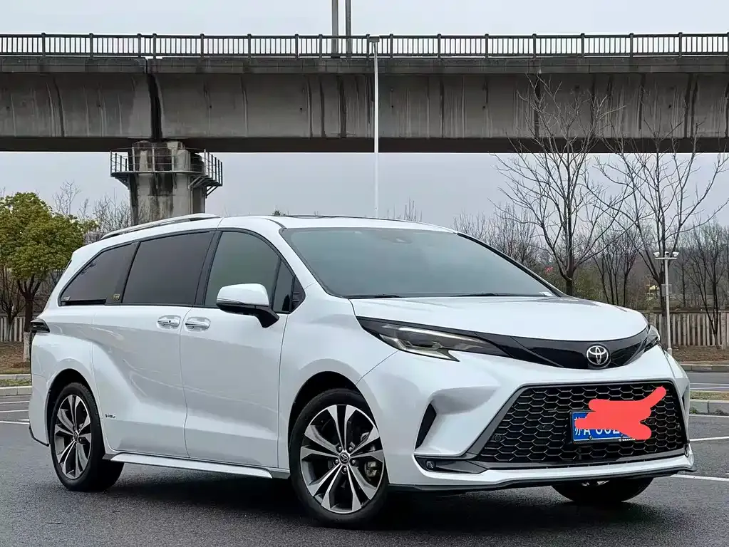 Toyota Granvia — фото 10