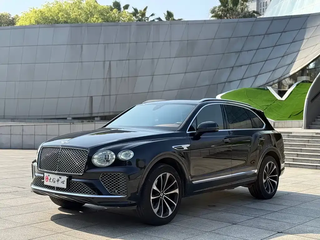 Bentley Bentayga — фото 1
