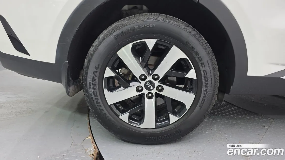 Kia Sorento — фото 7