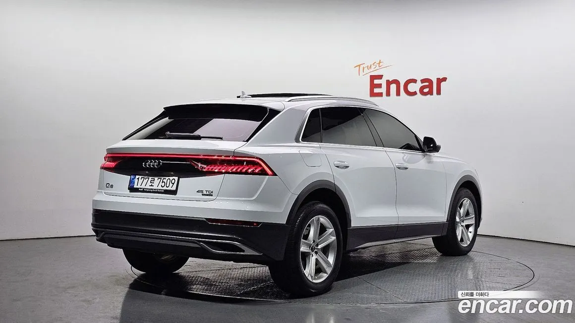 Audi Q8 — фото 4