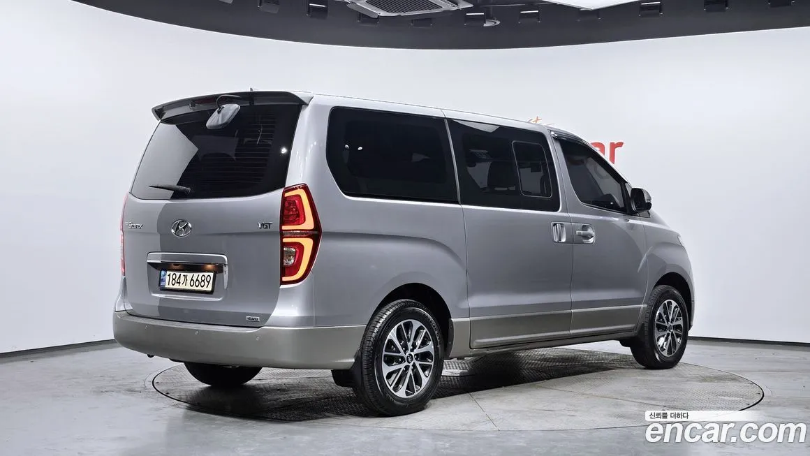 Hyundai Starex — фото 2