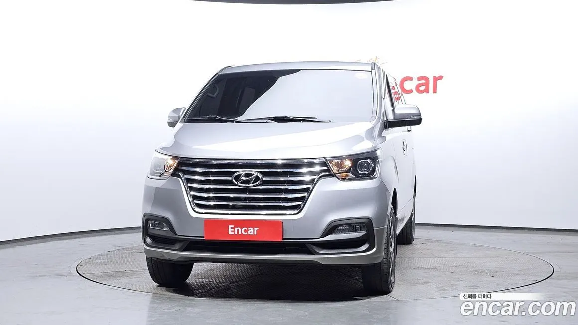 Hyundai Starex — фото 4
