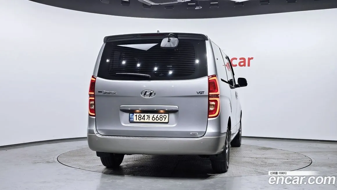 Hyundai Starex — фото 3