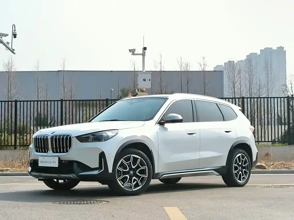 BMW X1 — фото 1