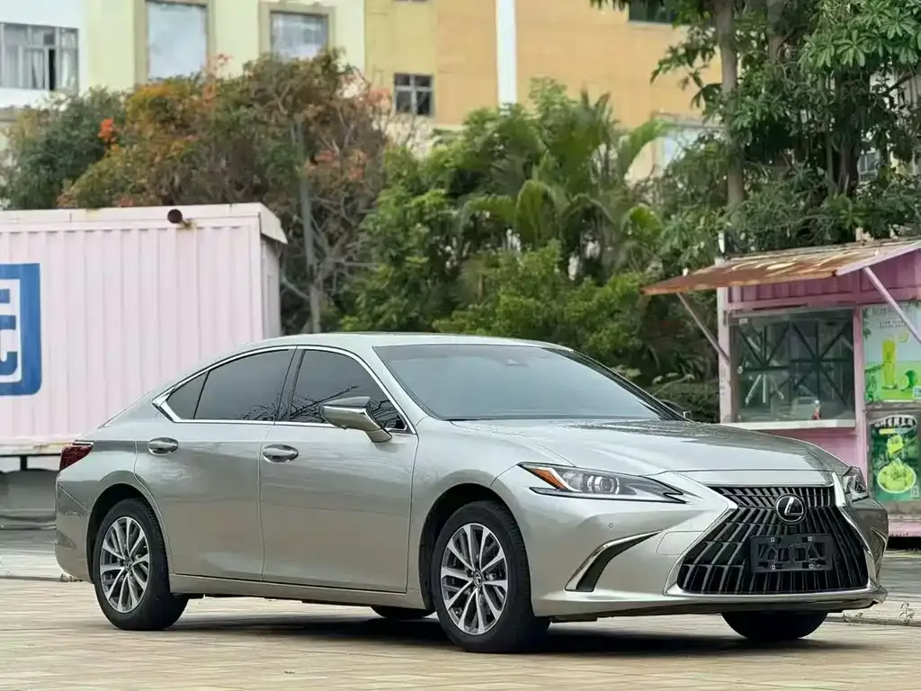 Lexus ES — фото 4