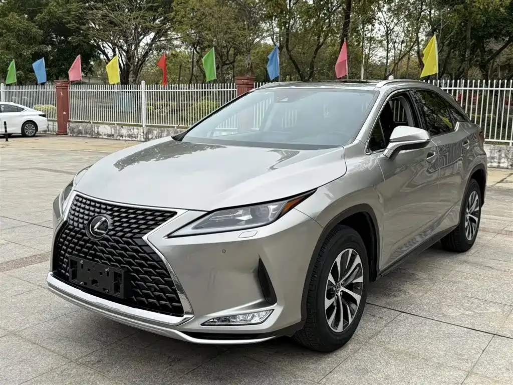 Lexus RX — фото 1