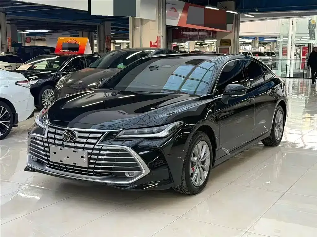Toyota Avalon — фото 1
