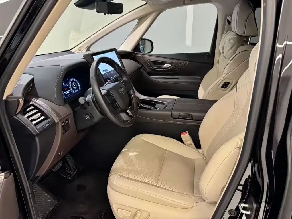 Toyota Alphard — фото 6