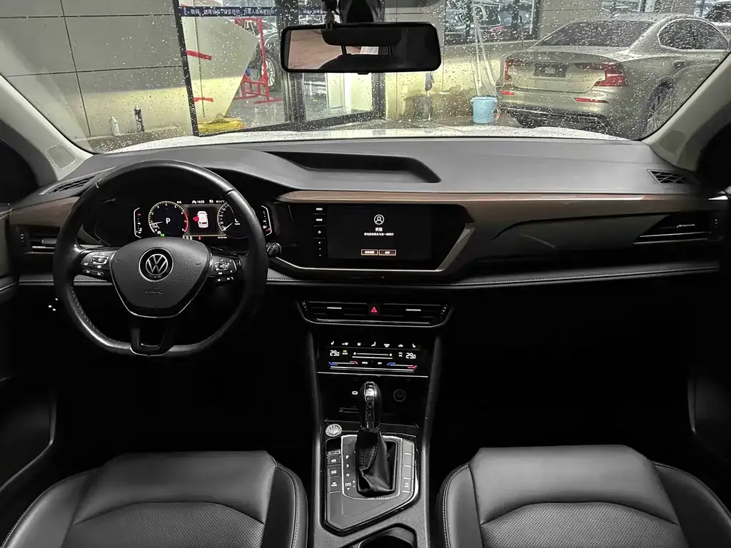 Volkswagen Tharu — фото 8