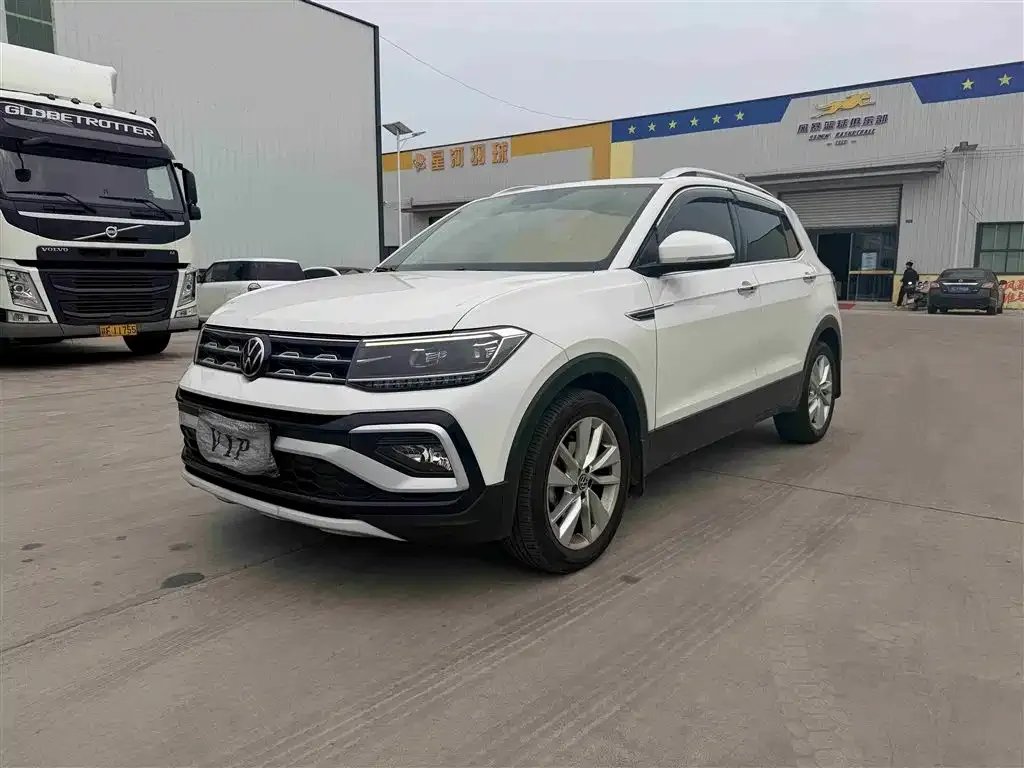 Volkswagen T-Cross — фото 1