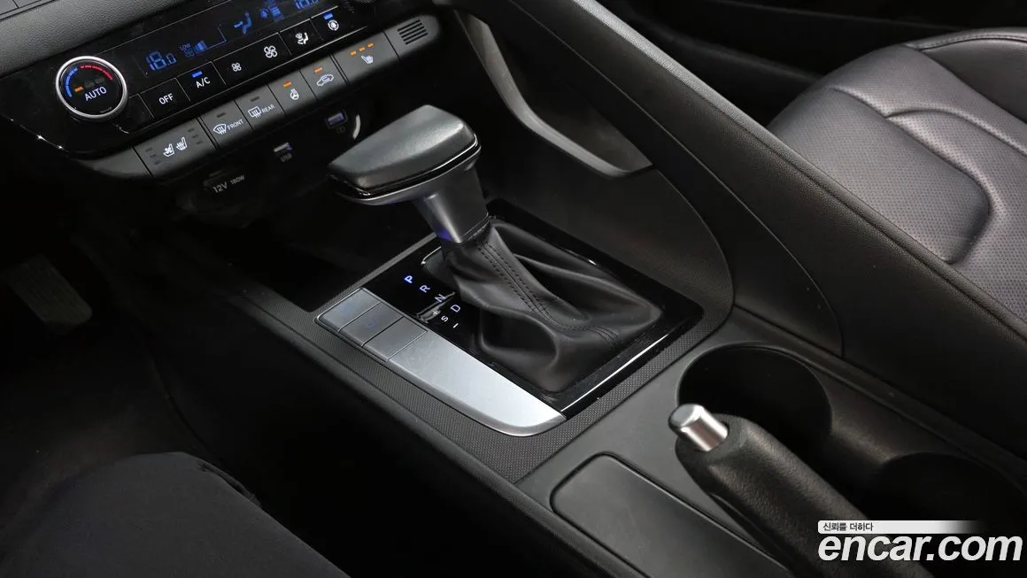 Hyundai AVANTE — фото 4