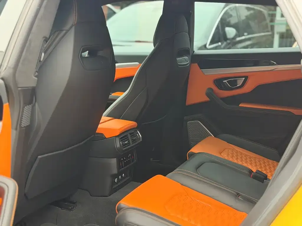 Lamborghini Urus — фото 2