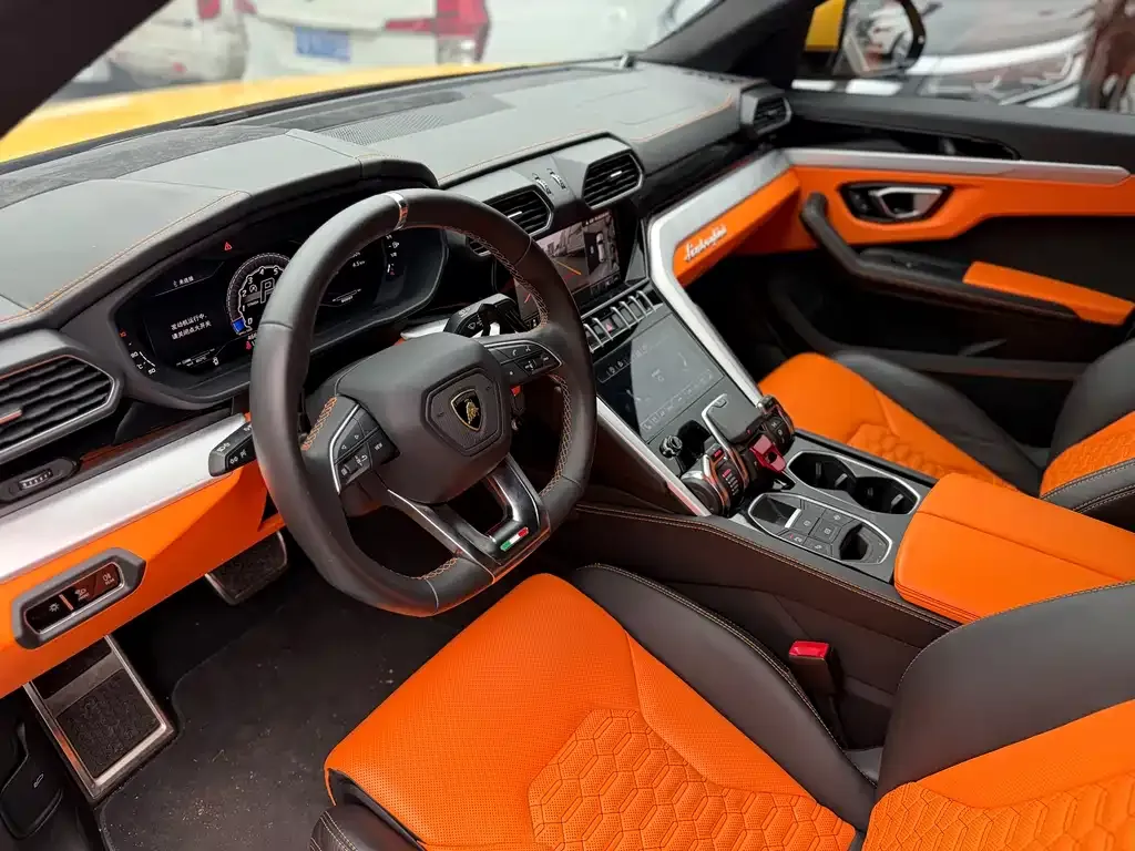 Lamborghini Urus — фото 7