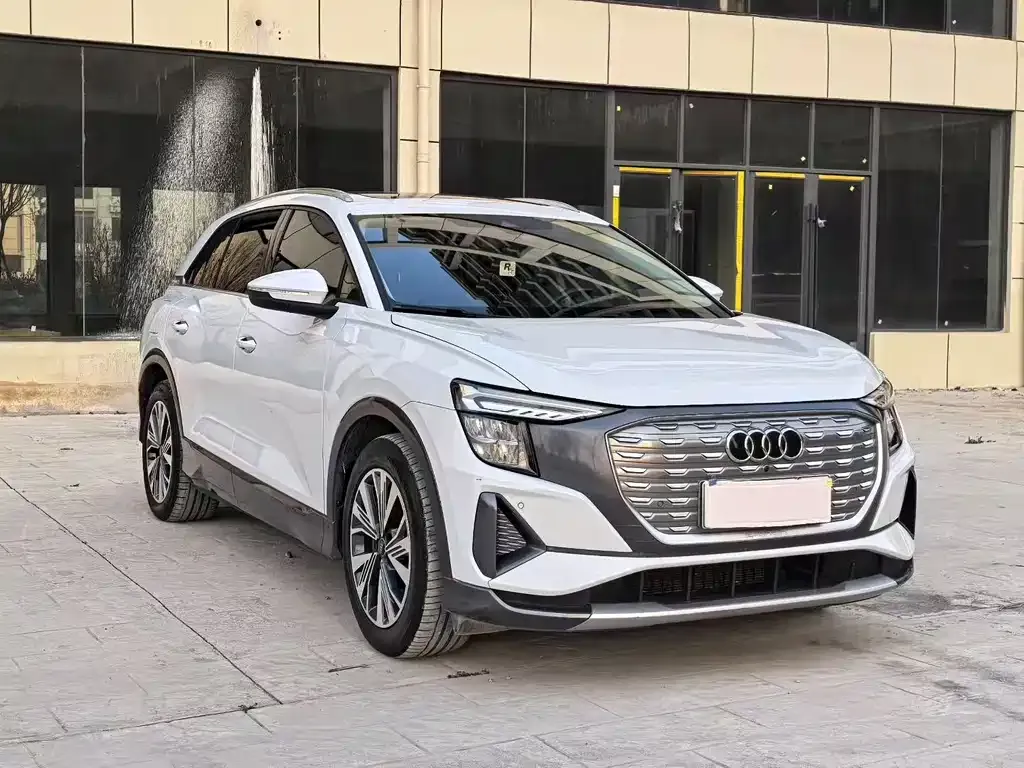 Audi Q5 e-tron — фото 2
