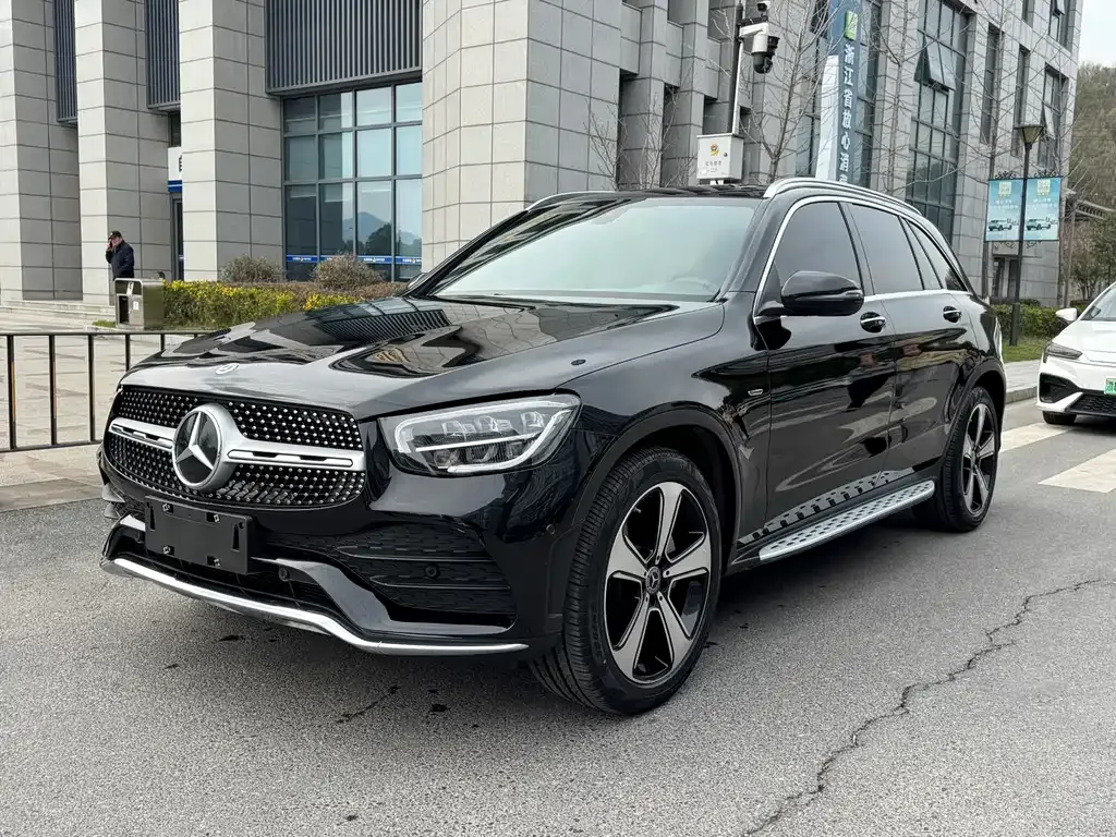 Mercedes-Benz GLC — фото 1