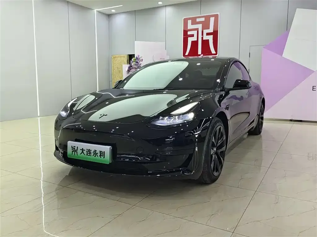 Tesla Model 3 — фото 1