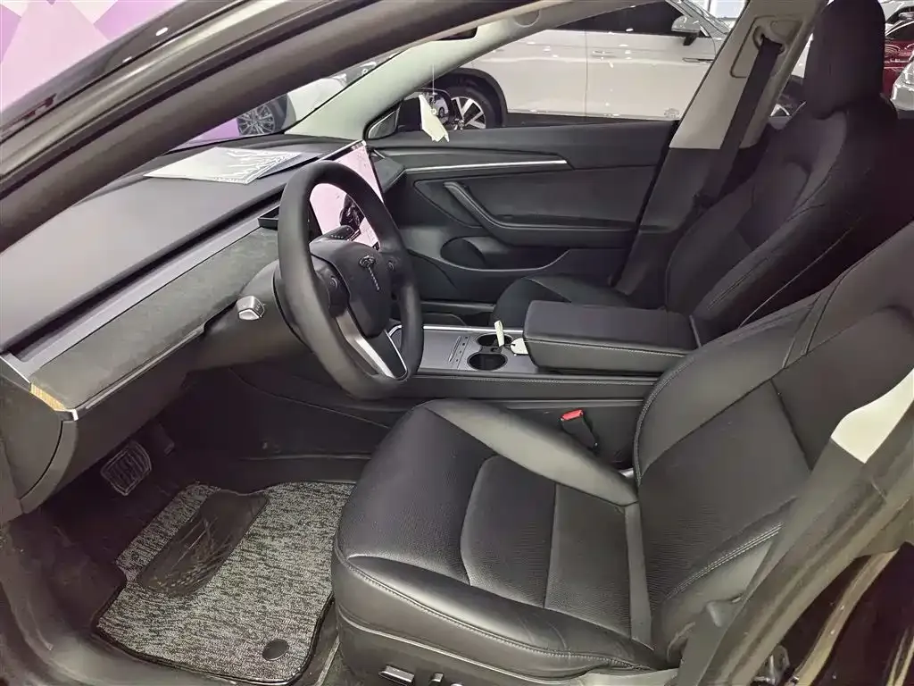 Tesla Model 3 — фото 3