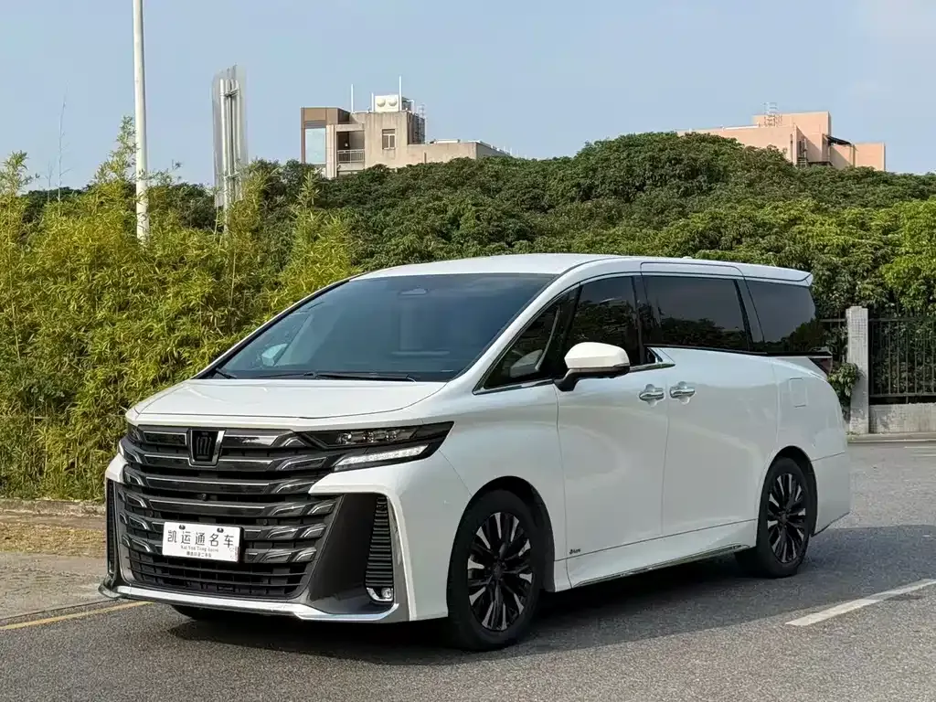 Toyota Vellfire — фото 8