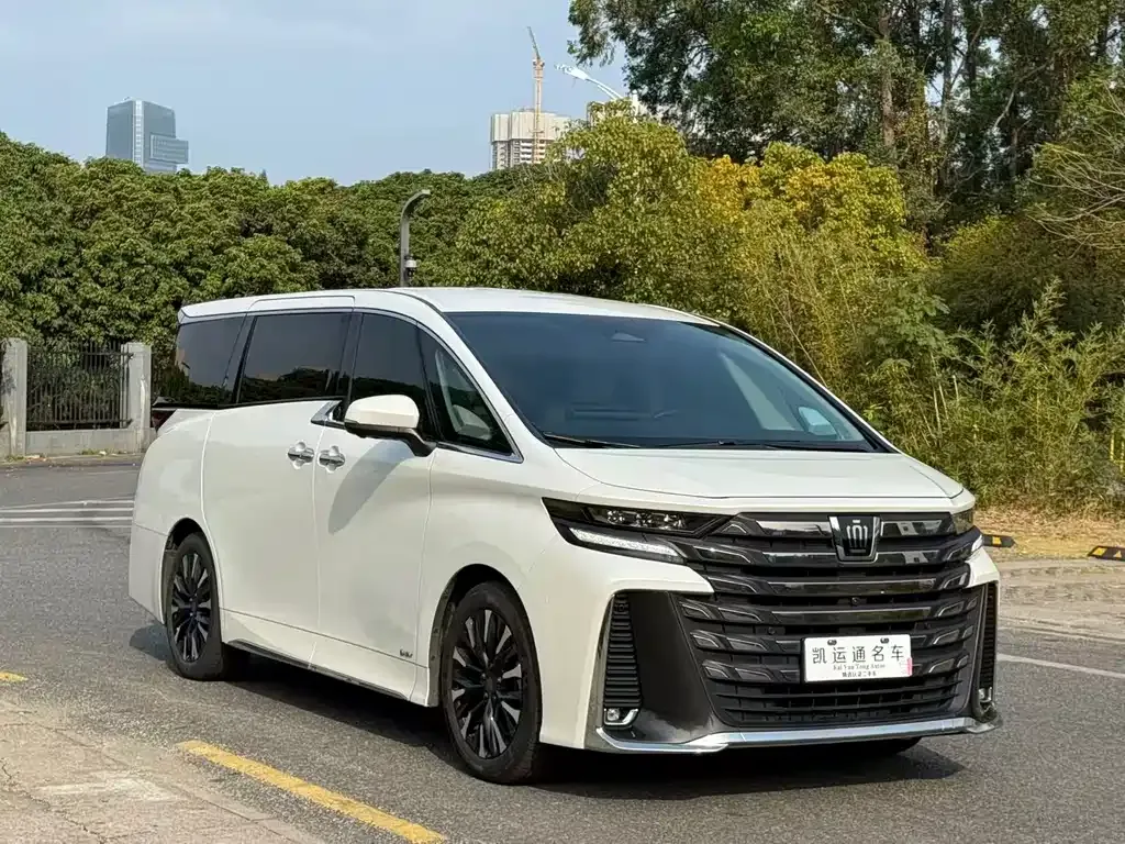 Toyota Vellfire — фото 6