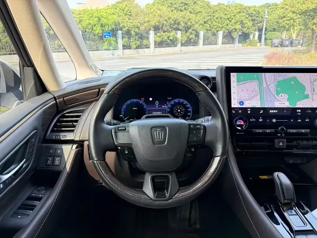 Toyota Vellfire — фото 4