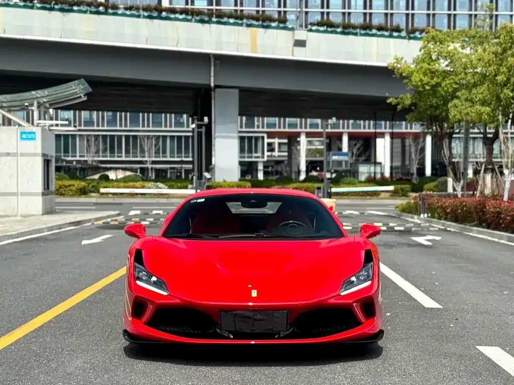 Ferrari F8 — фото 1
