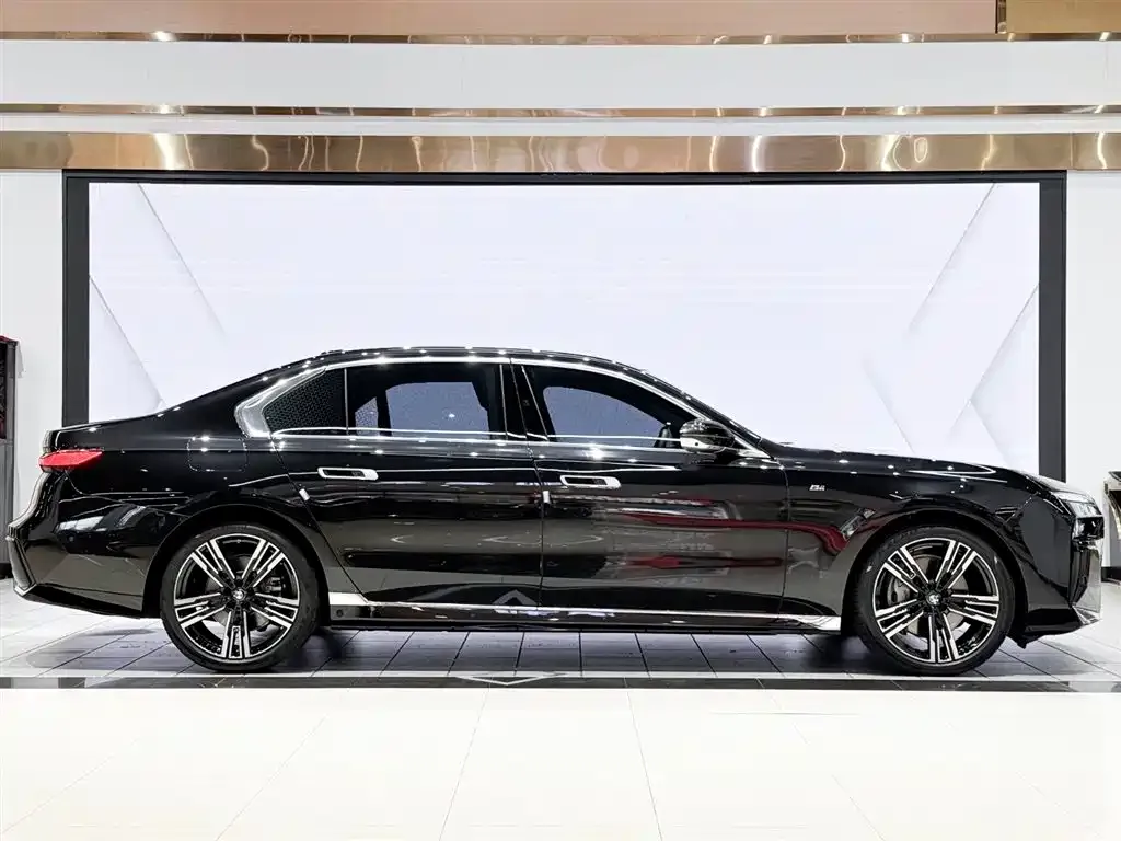 BMW 7 Series — фото 3