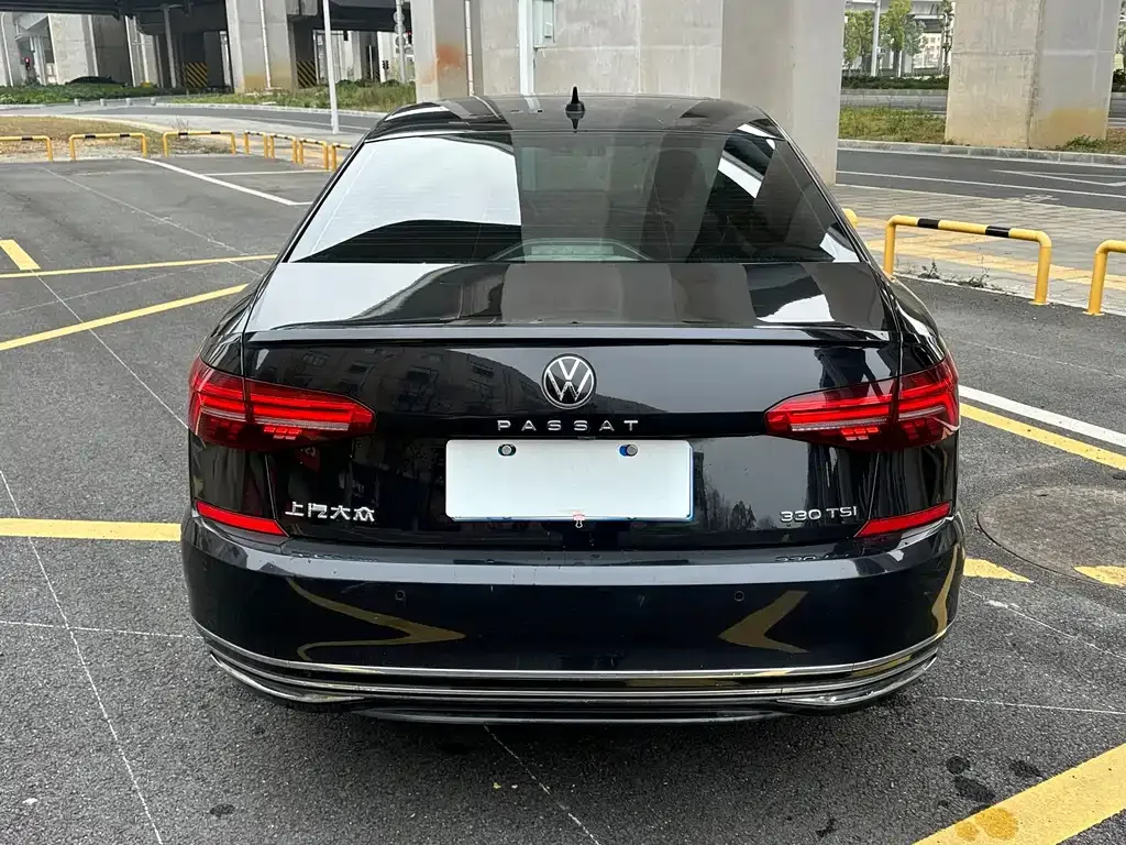 Volkswagen Passat — фото 4