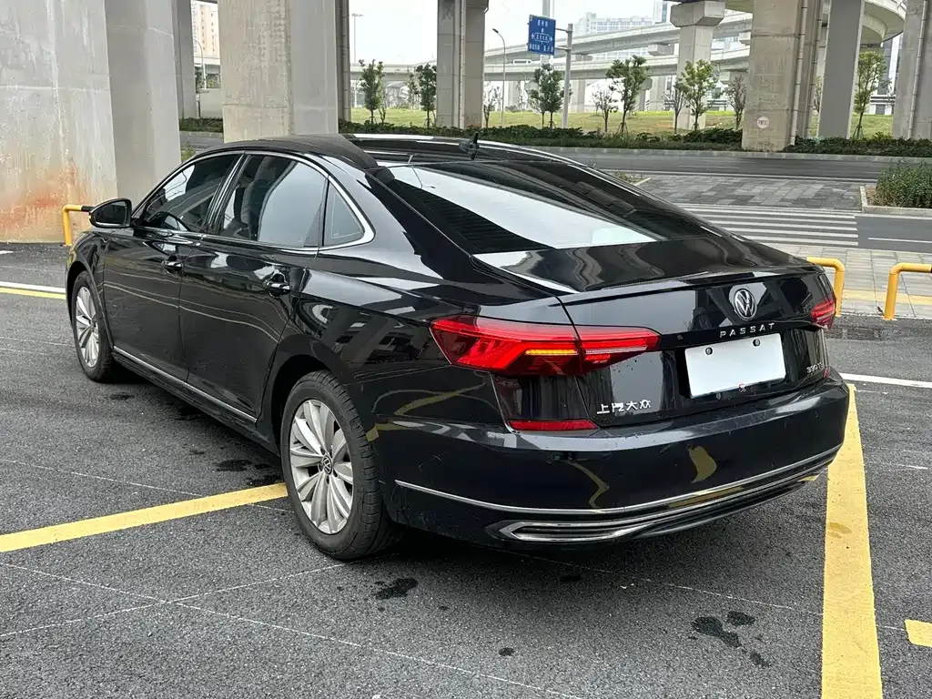 Volkswagen Passat — фото 6
