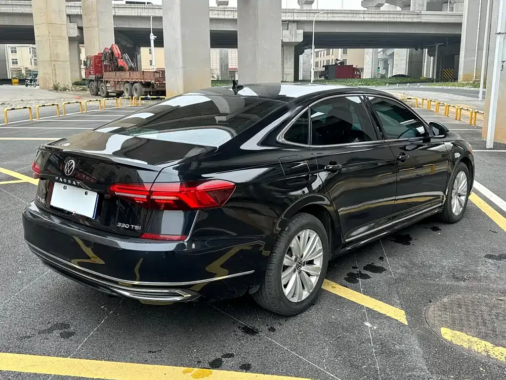 Volkswagen Passat — фото 7