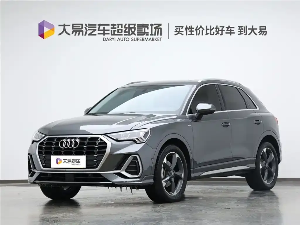 Audi Q3 — фото 1