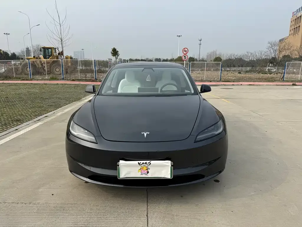 Tesla Model 3 — фото 3