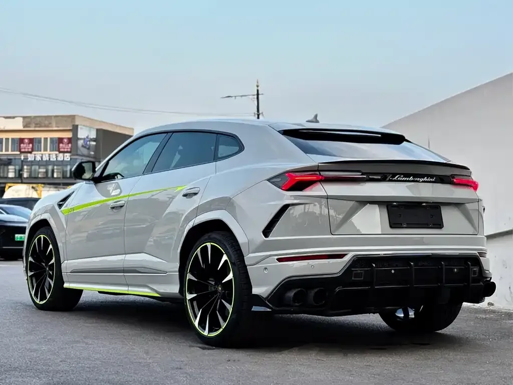 Lamborghini Urus — фото 8