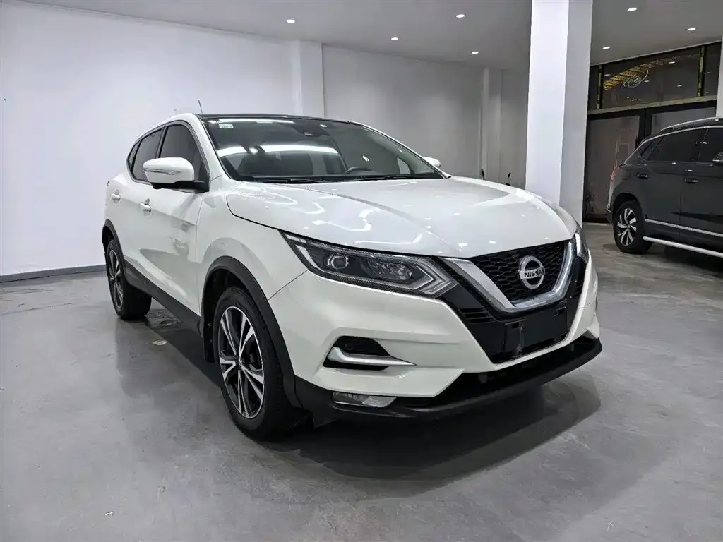Nissan Qashqai — фото 1