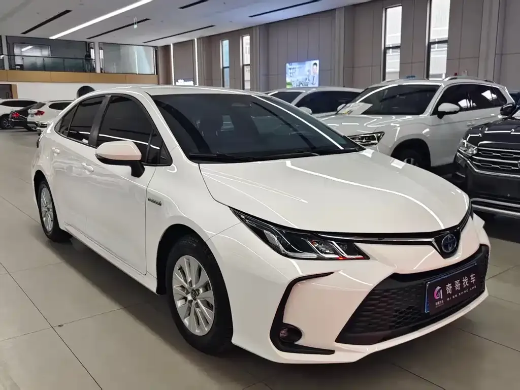 Toyota Corolla — фото 1