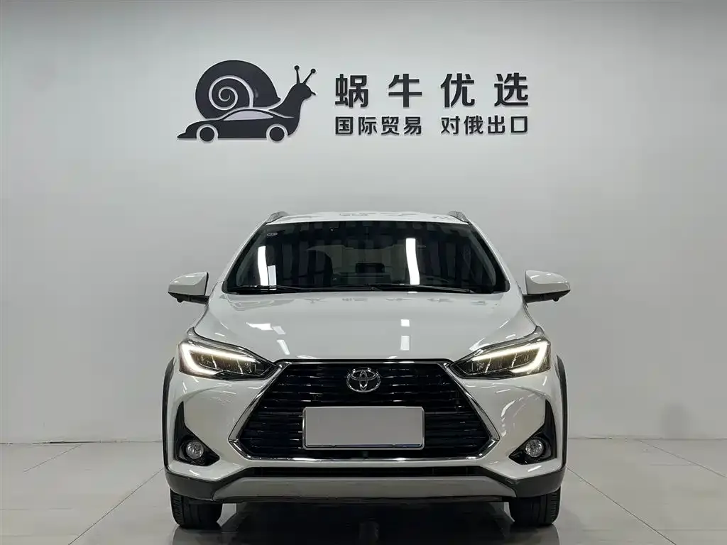 Toyota Yaris L — фото 2