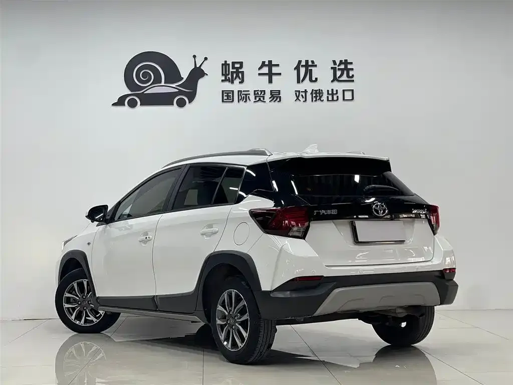 Toyota Yaris L — фото 3