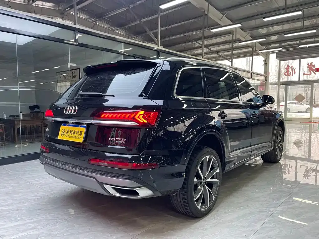 Audi Q7 — фото 4