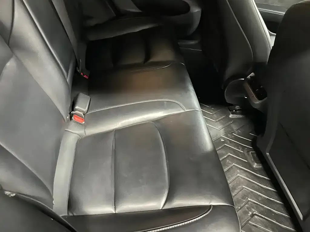 Tesla Model 3 — фото 2