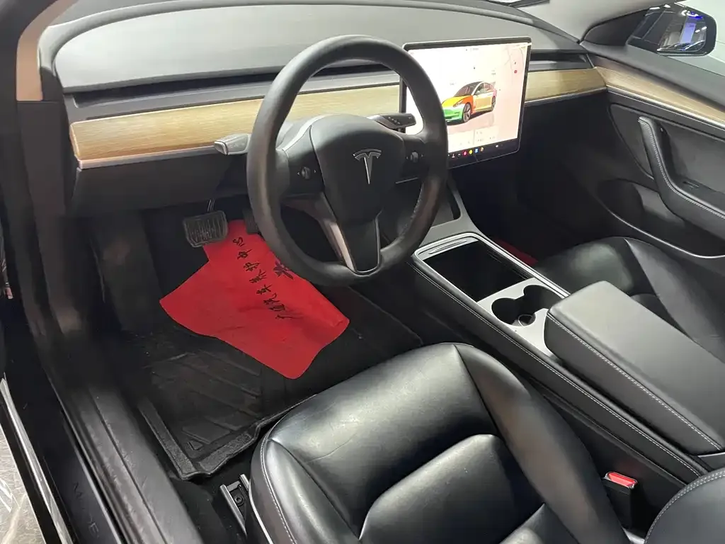 Tesla Model 3 — фото 5