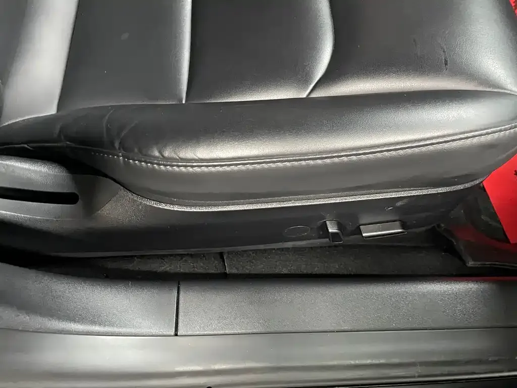 Tesla Model 3 — фото 10