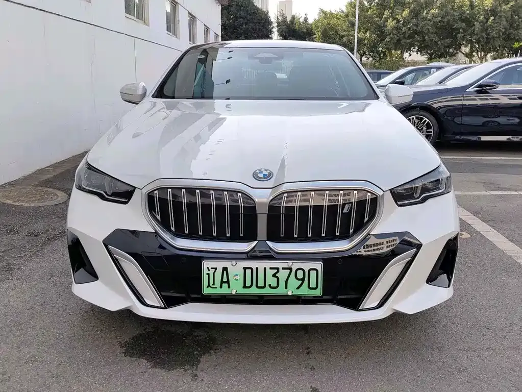 BMW i5 — фото 4