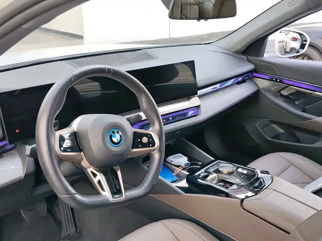 BMW i5 — фото 6