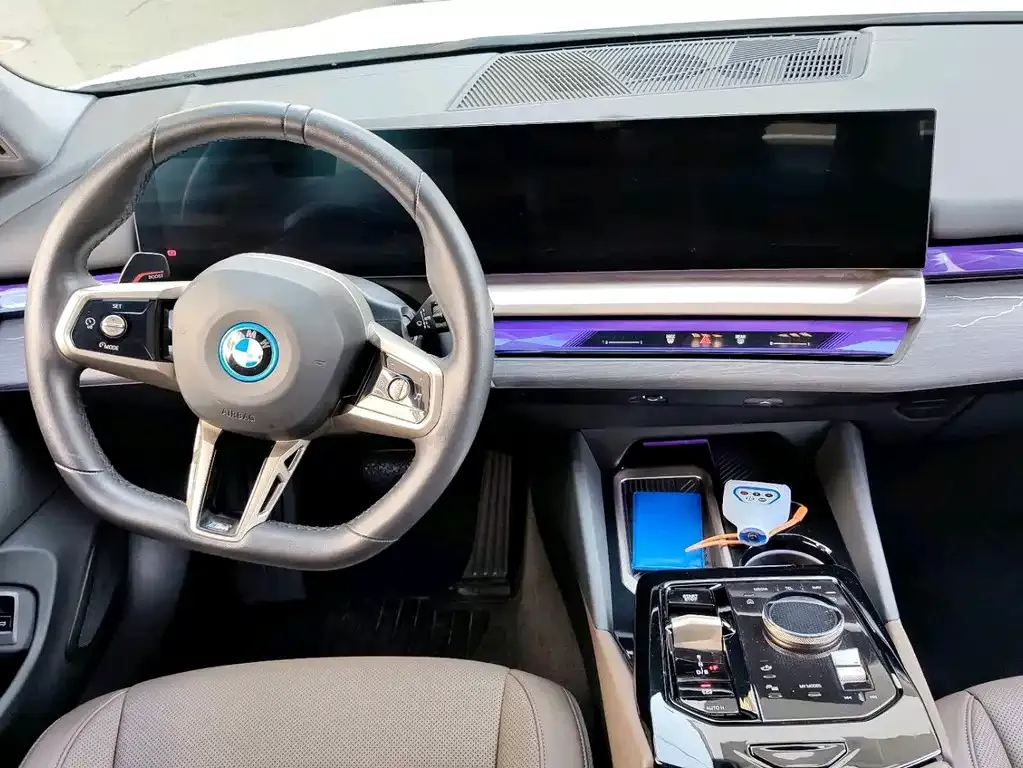 BMW i5 — фото 9