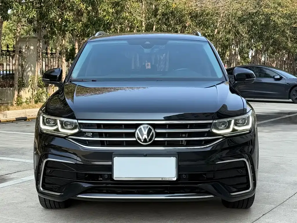 Volkswagen Tiguan L — фото 5