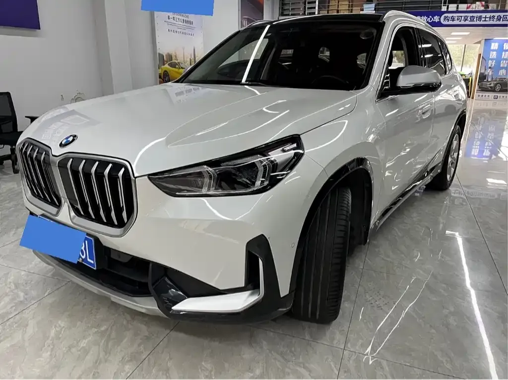 BMW X1 — фото 1